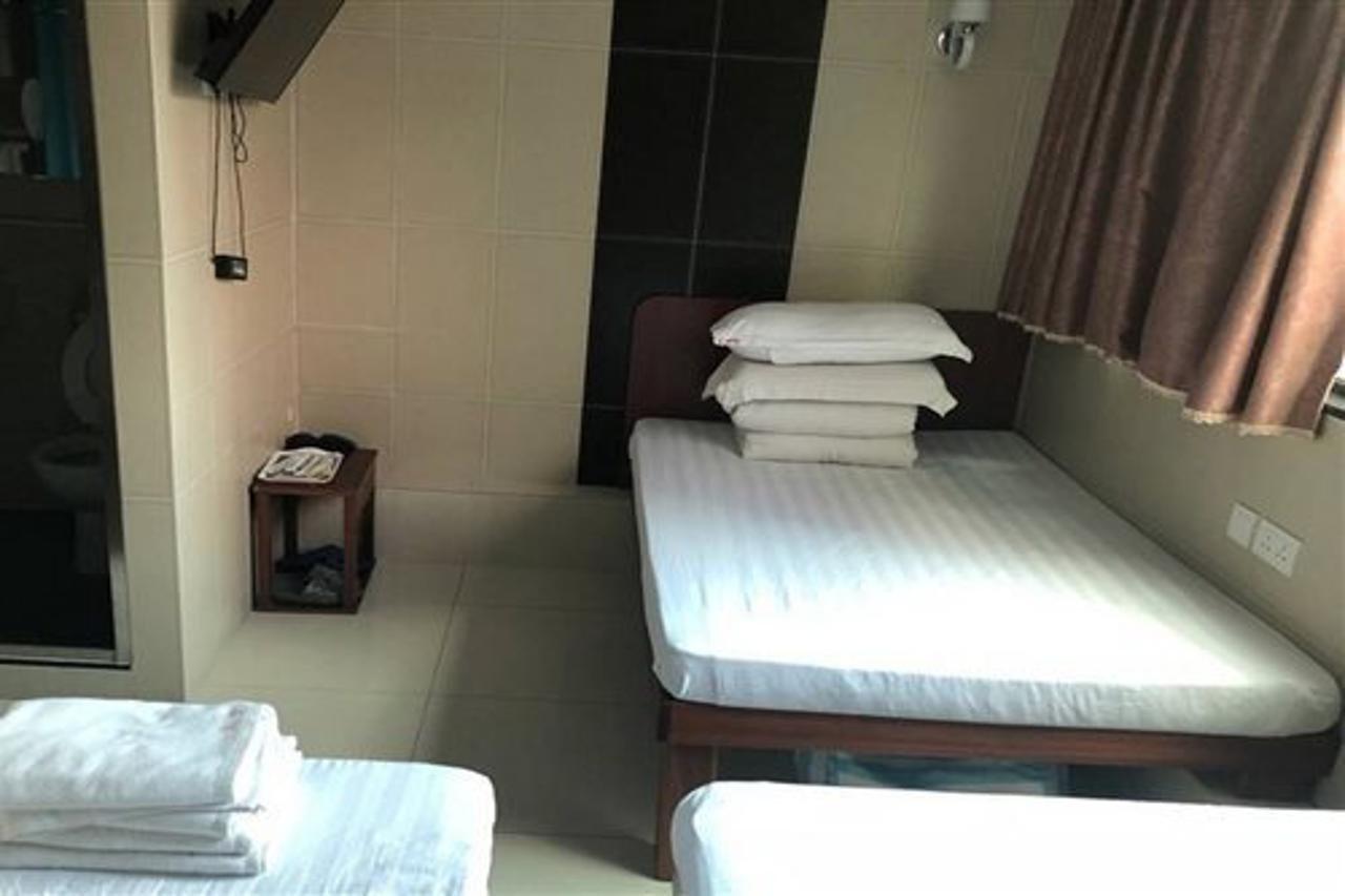 Prince Hotel Цзюлун Экстерьер фото