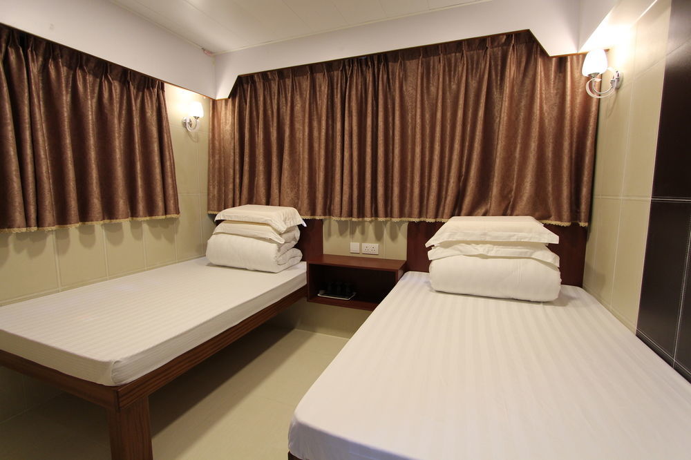 Prince Hotel Цзюлун Экстерьер фото