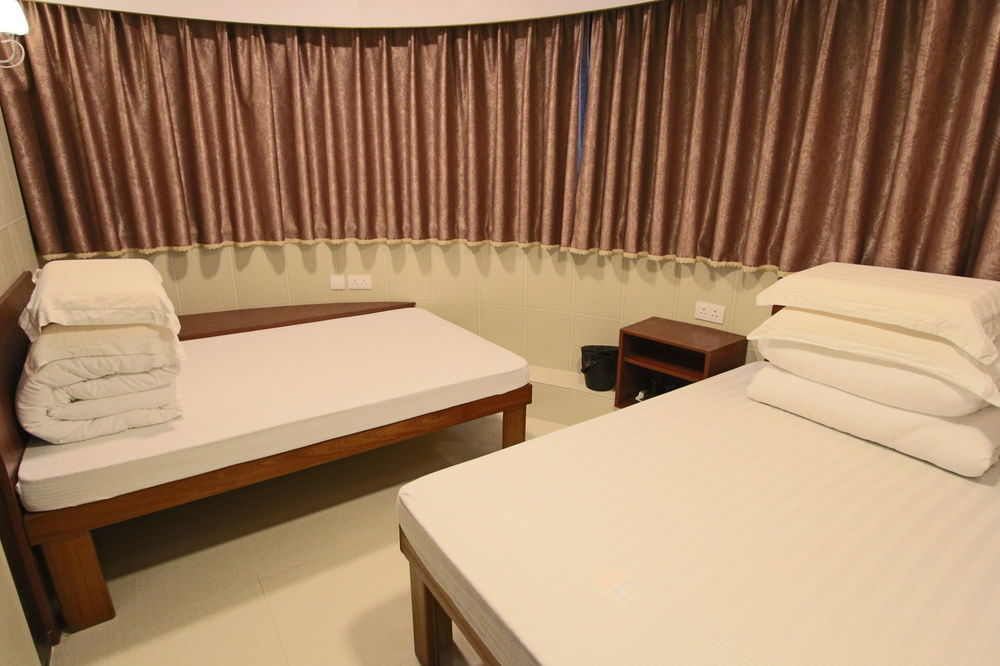 Prince Hotel Цзюлун Экстерьер фото