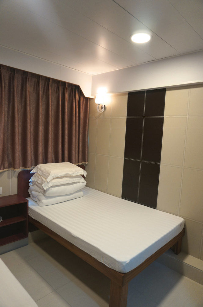 Prince Hotel Цзюлун Экстерьер фото