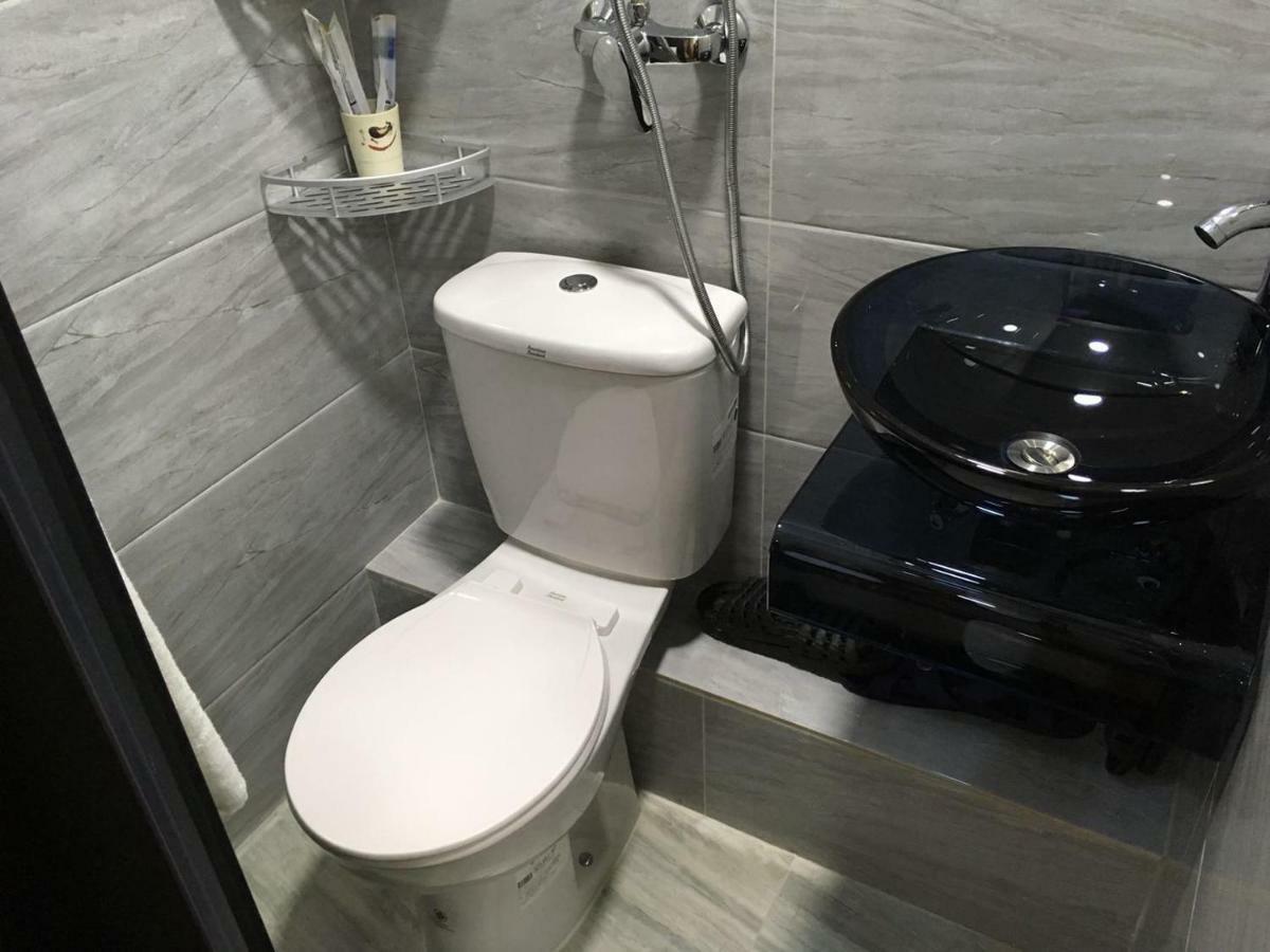Prince Hotel Цзюлун Экстерьер фото
