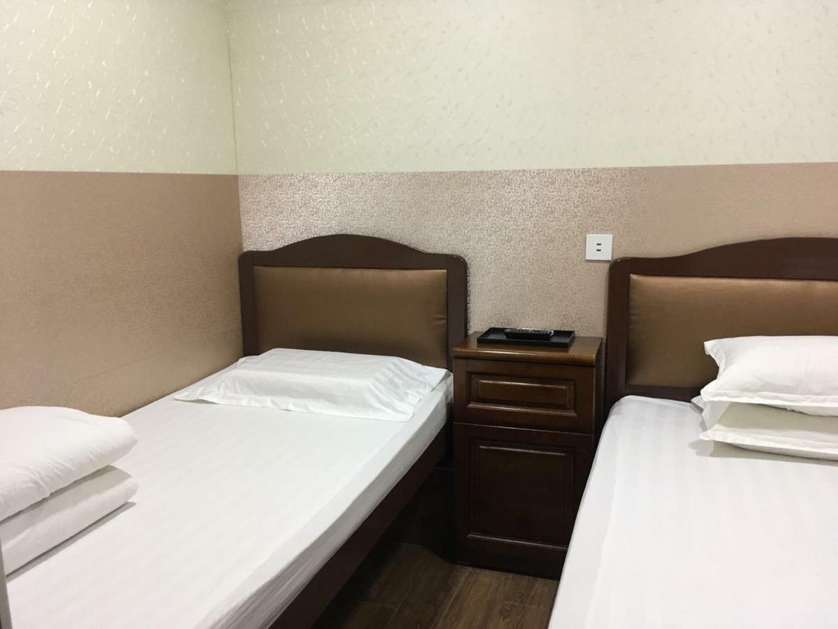 Prince Hotel Цзюлун Экстерьер фото