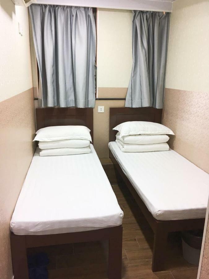 Prince Hotel Цзюлун Экстерьер фото