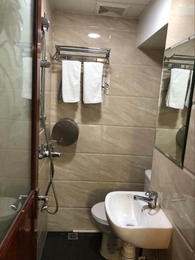 Prince Hotel Цзюлун Экстерьер фото